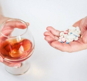 Совместимость алкоголя и лекарств